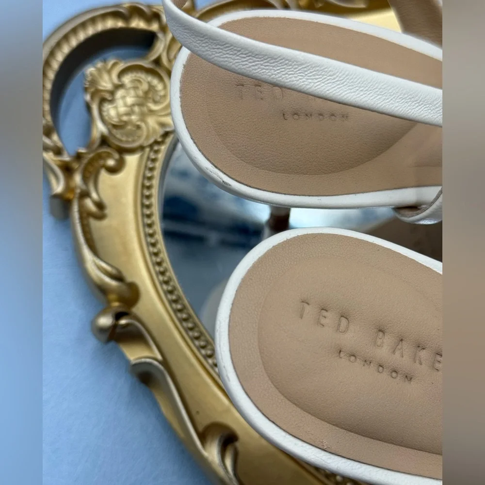 Ted Baker 🧿🧿 ted